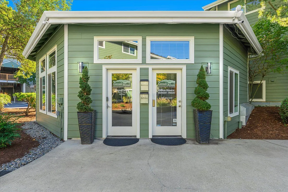 Cascade Woods Apartments — Photo 4