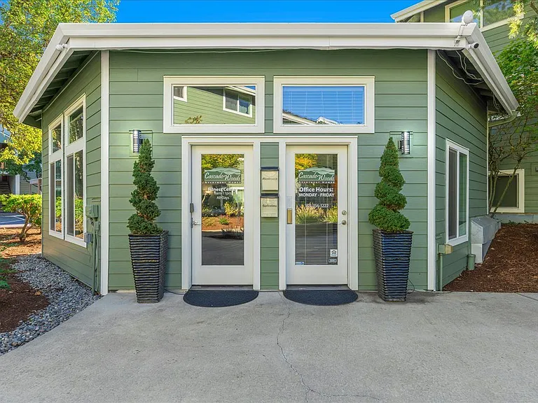 Cascade Woods Apartments — Photo 4
