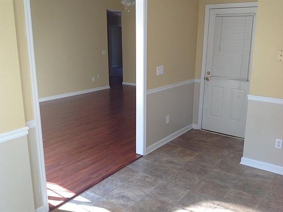 3rd image of 1521 Sweetwater Dr
