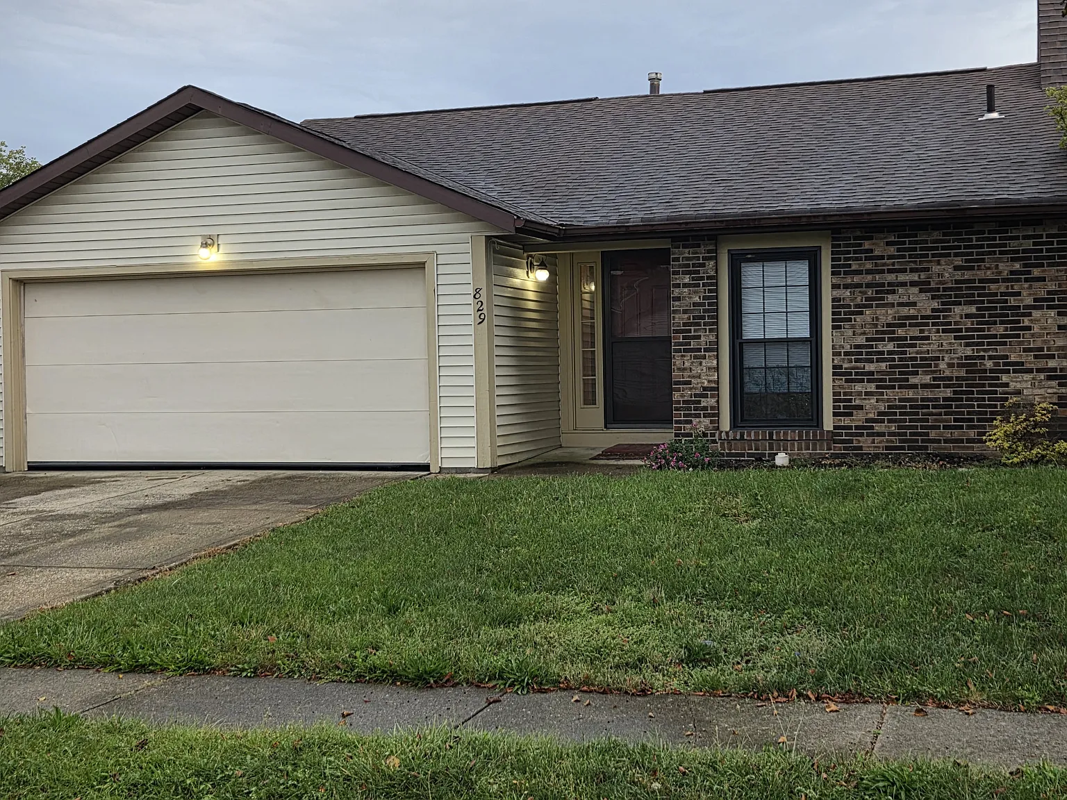 2 bed, 1120 sqft, $1,847 — Photo 1