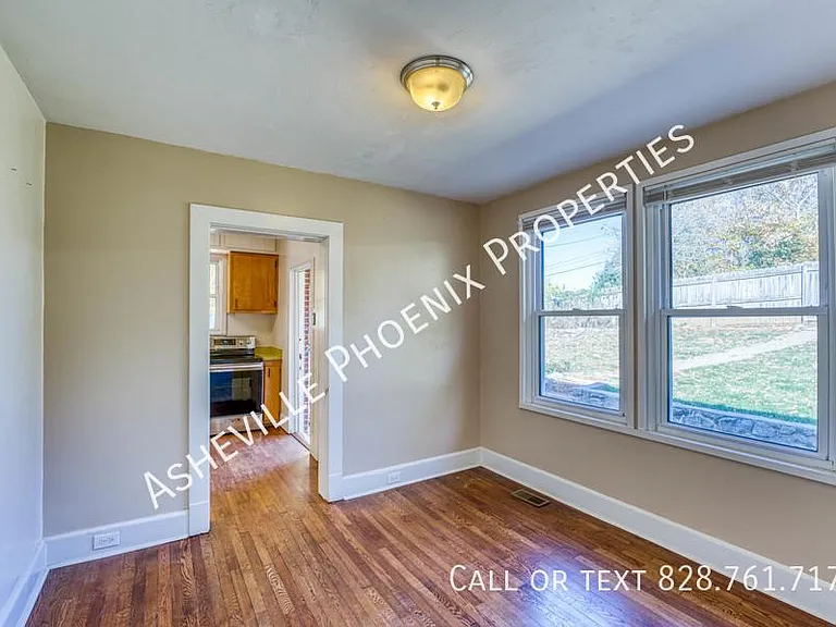 8 Enka Oak St — Photo 6