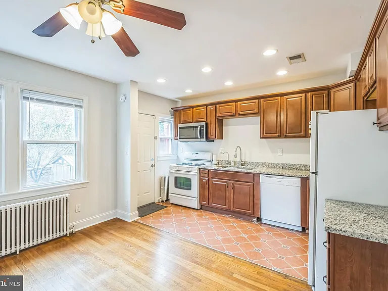 1407 K St SE — Photo 9