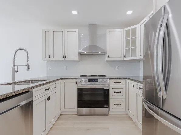 22356 McIntosh Ave #209, Maple Ridge, BC V2X 3C1