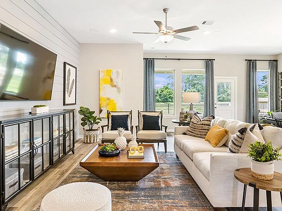 The Barnum - Living Room