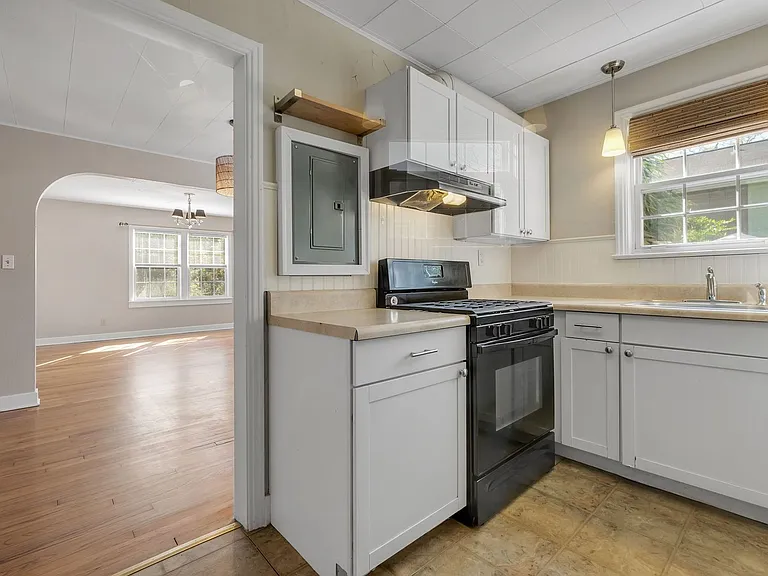 810 N Duval St #A — Photo 10