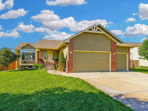 3227 S Blue Lake Ct, Wichita, KS 67215