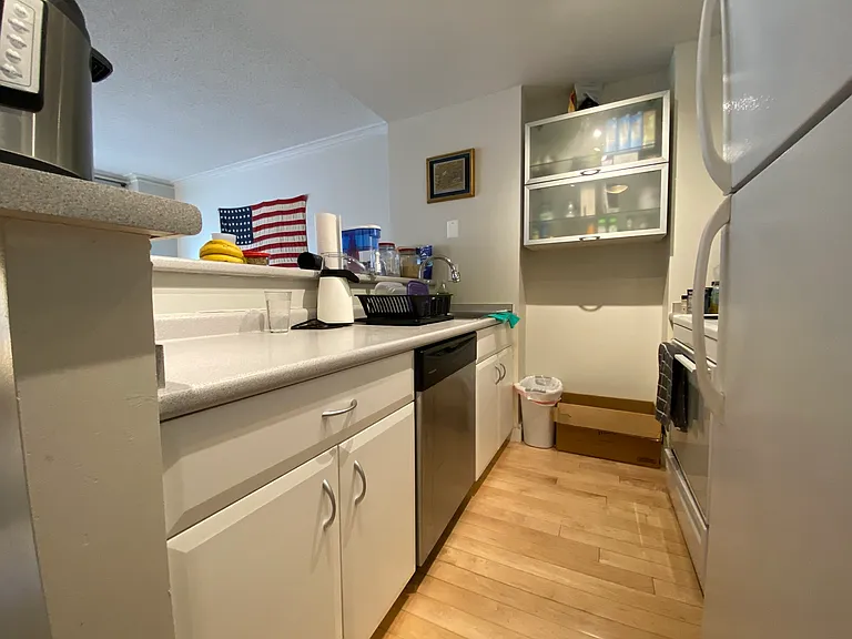534 Beacon St #202 — Photo 8