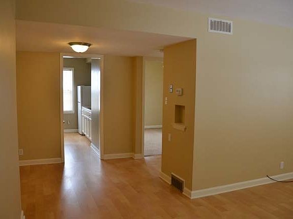 4th image of 4177 N Sherman Blvd APT 4