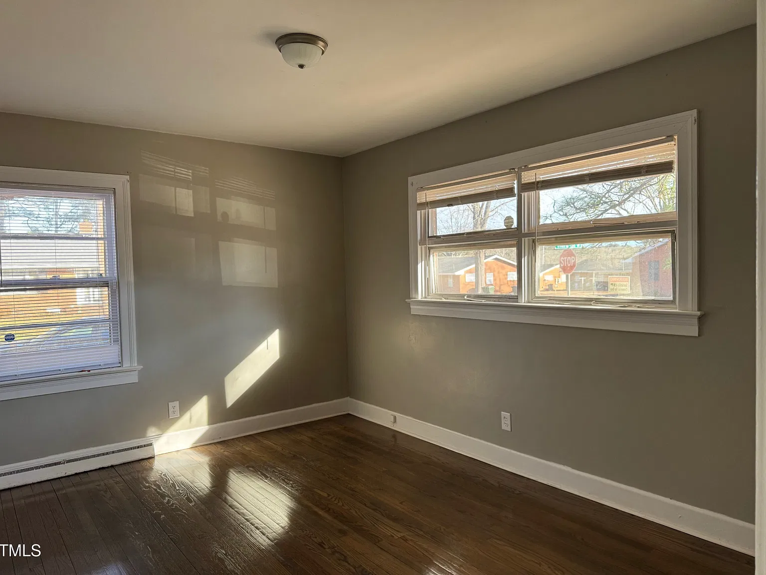 3 bed, 1158 sqft, $1,300 — Photo 3