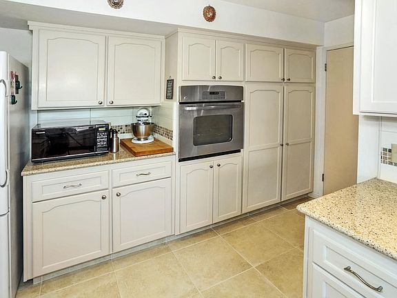 4th image of 115 Driftwood Ct