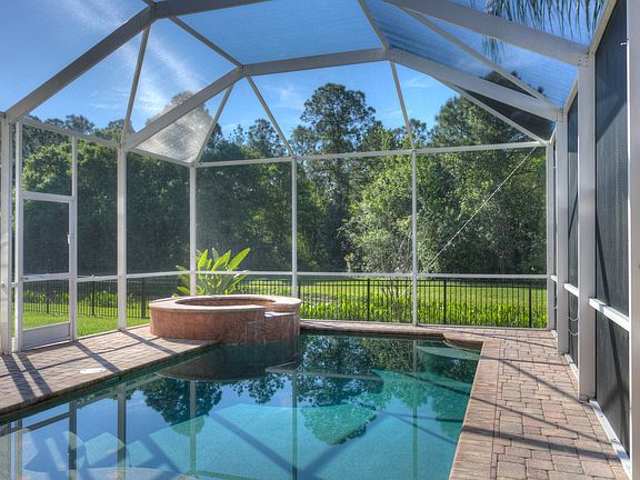 Beautiful Pool &Conservation
