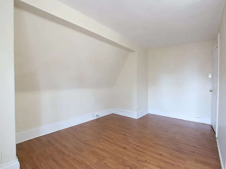554 McLeod St #3 — Photo 8
