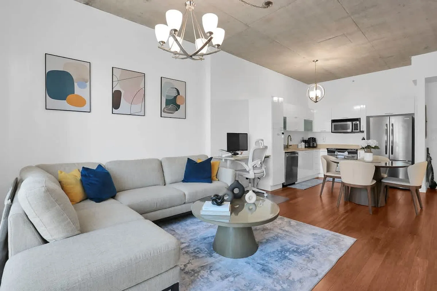 1 bed, 1.0 bath, 645 sqft, $4,008 — Photo 4