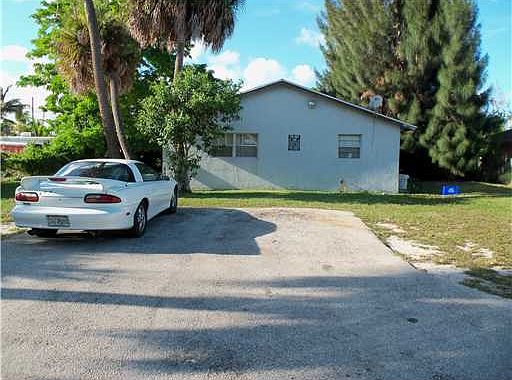 2nd image of 3819 Hiawatha Drive