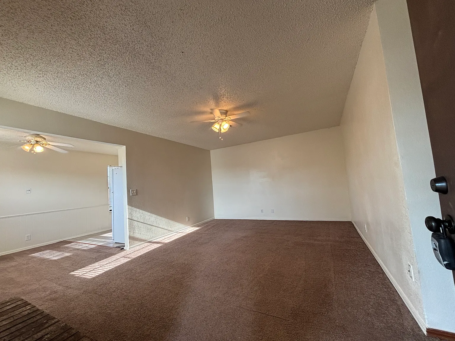 2 bed, 975 sqft, $945 — Photo 2