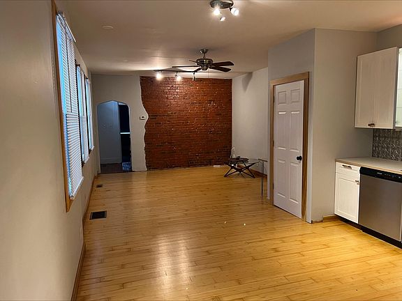3rd image of 837 Bakewell St APT 1