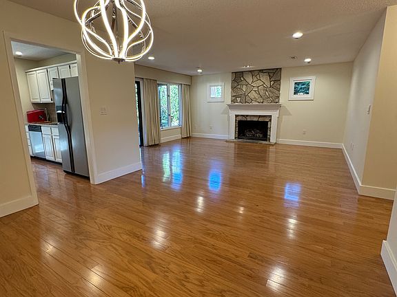 2nd image of 128 Tanager Cir