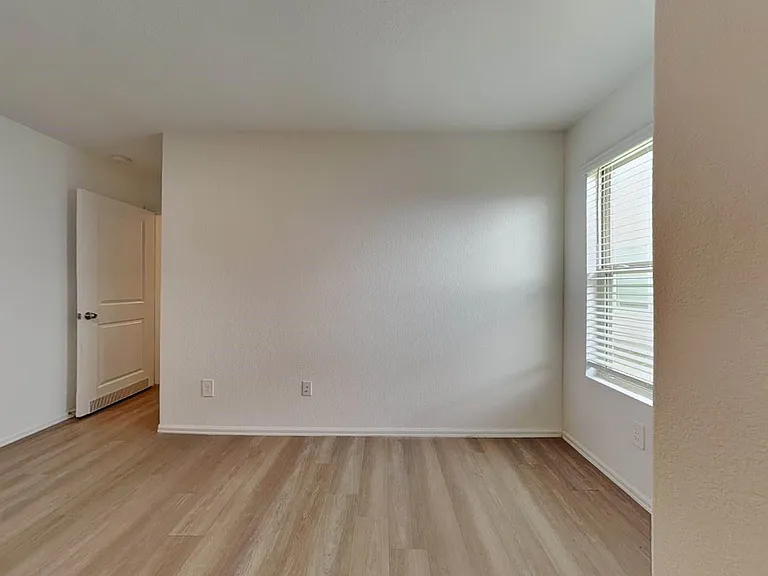 18735 Mercer Falls Dr — Photo 10