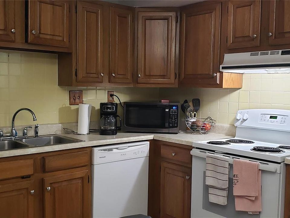 2nd image of 1451 De Porres Ln
