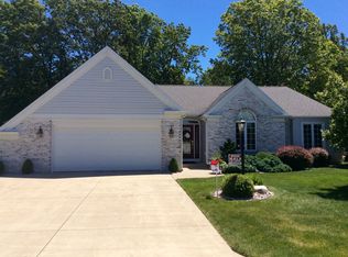 9 Linda Dr, Fremont, OH 43420
