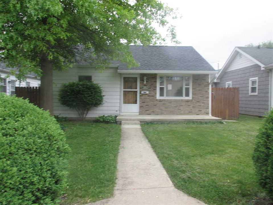 1st image of 1004 N 11th St