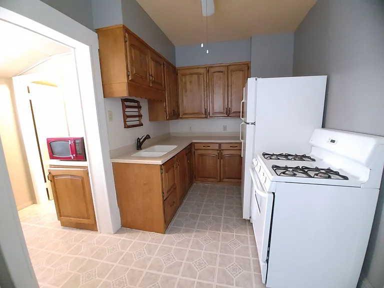 918 N Oak St — Photo 4