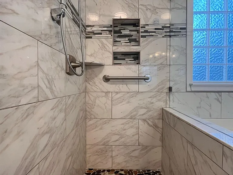 17508 Westmill Ln — Photo 9