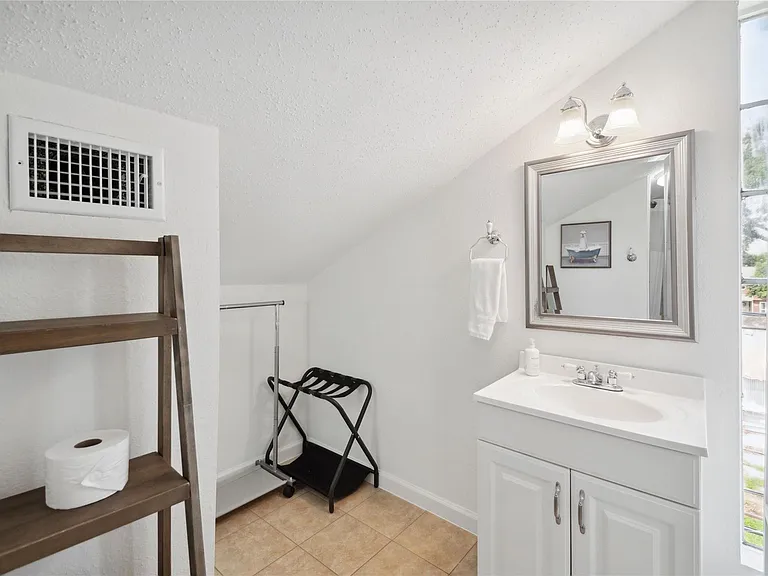 1105 Tulane St #B — Photo 15