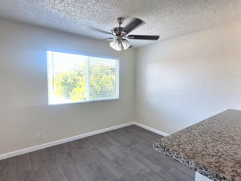 13322 Cordary Ave — Photo 10