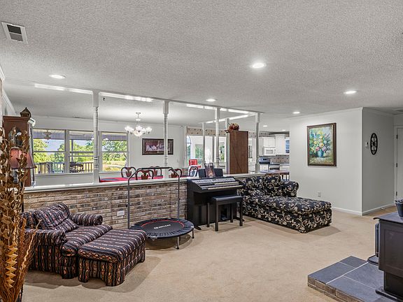 15th image of 525 O'B Davis Rd