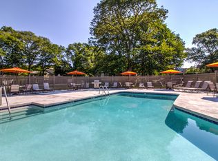 31 Old Carriage Rd APT 77, West Warwick, RI 02893