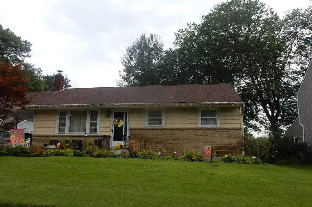 103 Hessian Ave photo 1
