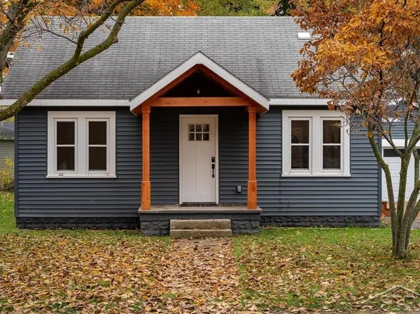 170 S 6th St, Freeland, MI 48623