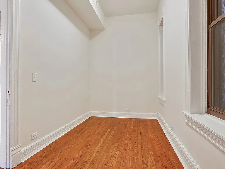 2050 W North Ave — Photo 7