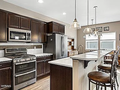 212 N 89th Ave — Photo 5