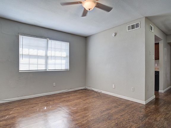 2nd image of 400 N Cedar Ave