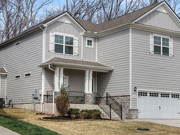 3rd image of 1482 Cotillion Dr