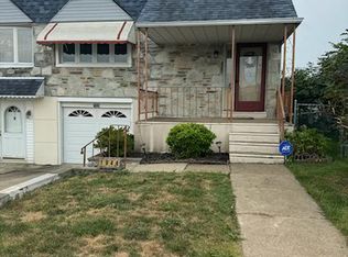 1944 President St, Philadelphia, PA 19115