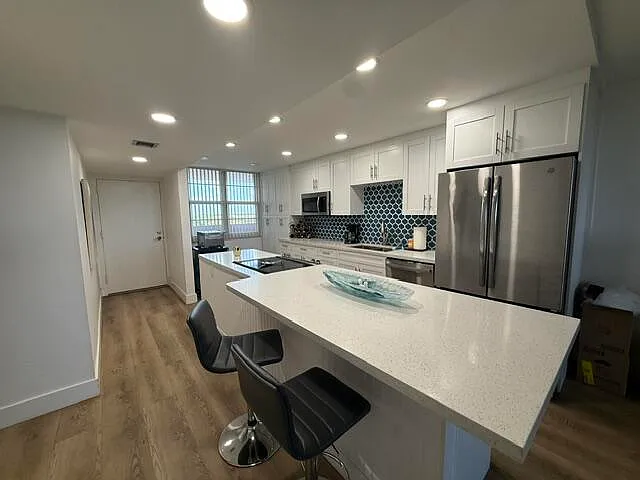 250 Jacaranda Dr #804 — Photo 9
