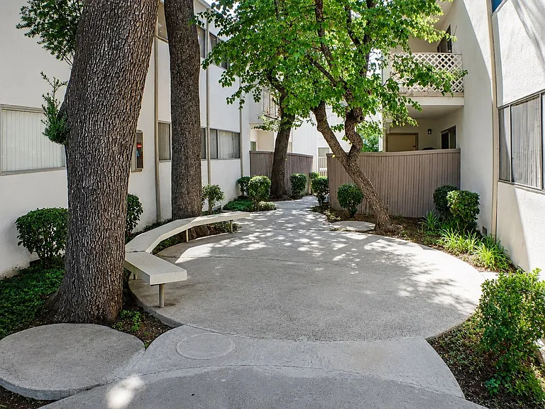 18100 Roscoe Blvd Northridge, CA 91325 — Photo 36
