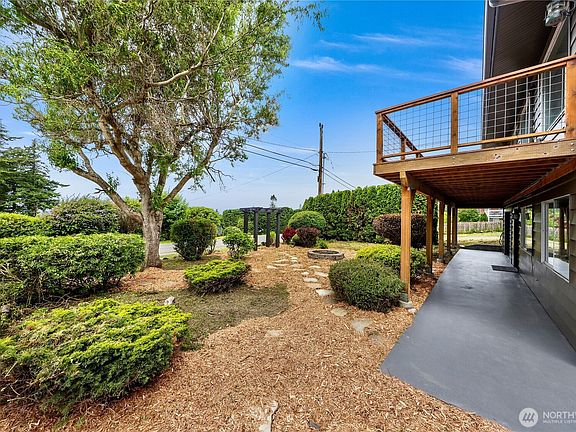 4th image of 2536 Island View Lane