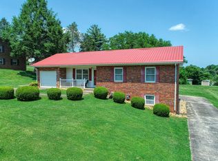 110 Hill Ave, Surgoinsville, TN 37873
