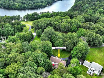 11 Sweetbriar Lane, Sandy Hook, CT, 06482