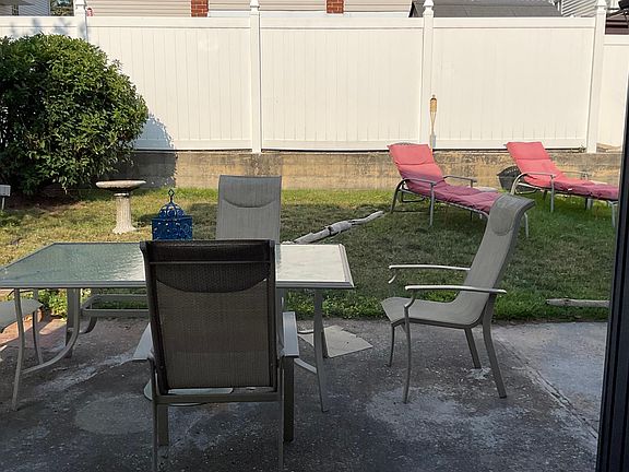 3rd image of 117 Rockville Ave #3