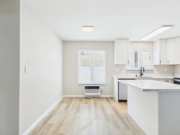 NNP - 3752 Nile Street — Photo 12