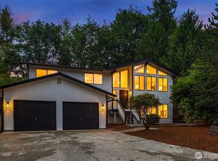 18311 NE 105th Ct, Redmond, WA 98052
