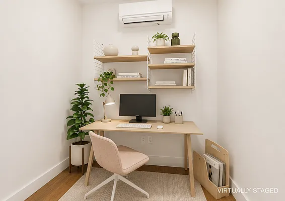 Office, photo 1