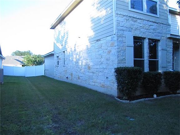 5th image of 1806 Garner Dr