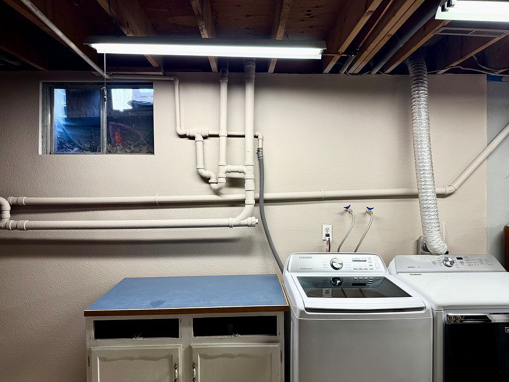 214 Johnson St - Property Image