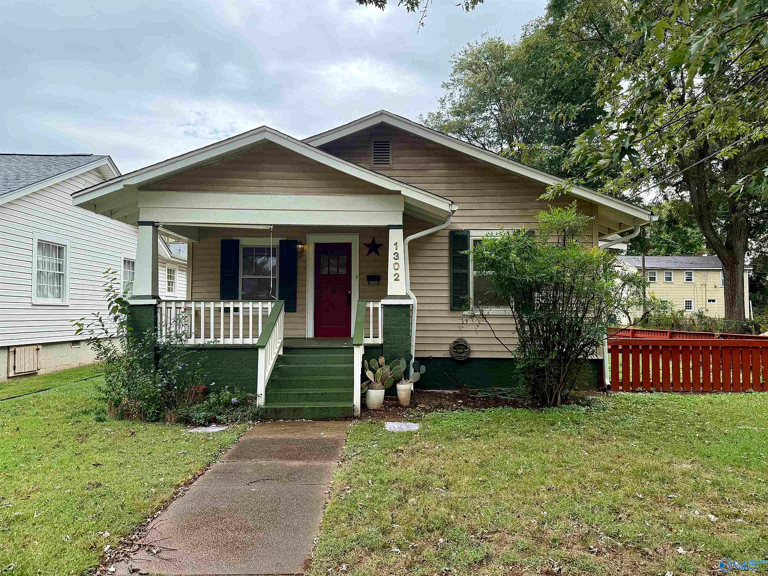 2 bed, 1.0 bath, 1076 sqft, $1,200 — Photo 1
